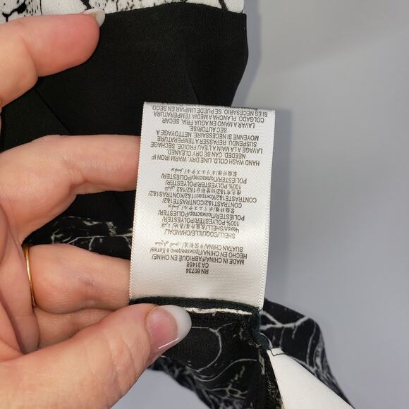 5/15 BCBGMAXAZRIA black and white slinky top - Picture 4 of 7